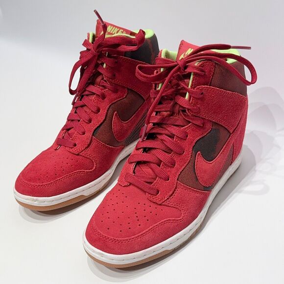 Nike Dunk Sky High Women’s 3” Wedge Heel Sneaker Red Suede Camo Size 8 Worn Once - Picture 9 of 13
